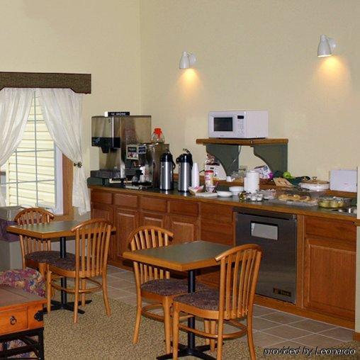 Hotel Super 8 By Wyndham Berlin Wi Restaurante foto